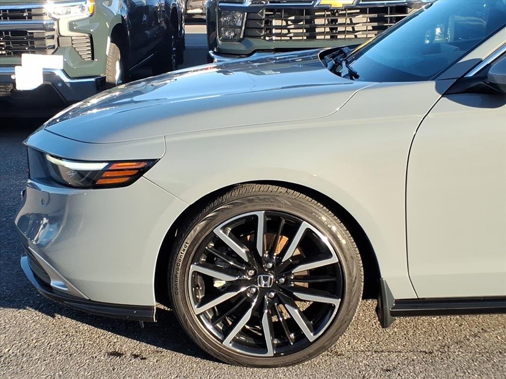 Used 2023 Honda Accord Touring image 7
