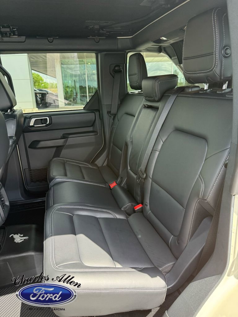 Used 2025 Ford Bronco Outer Banks AWD/4WD image 9