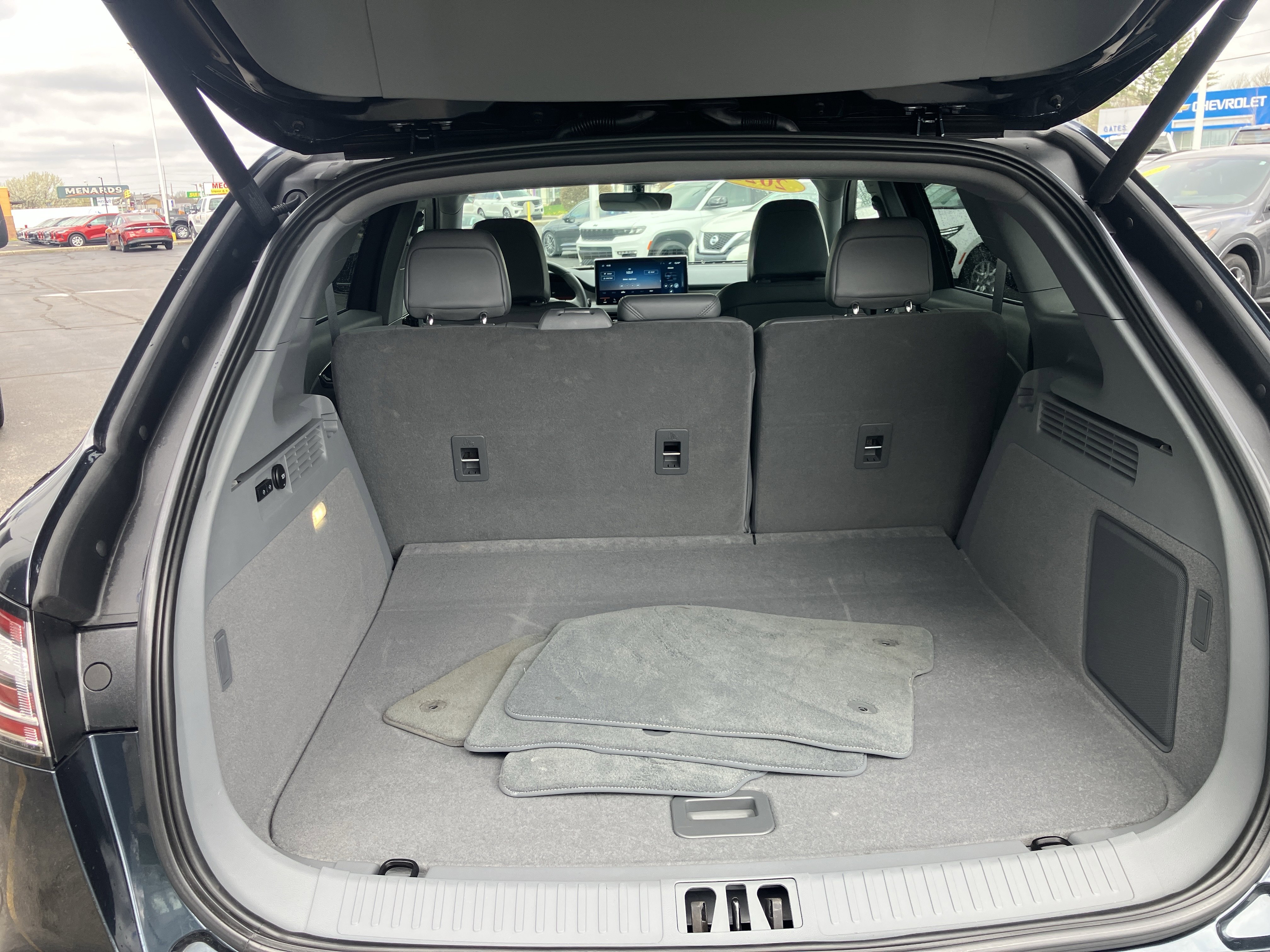 Used 2023 Lincoln Nautilus Reserve w/ Luxury Package image 13