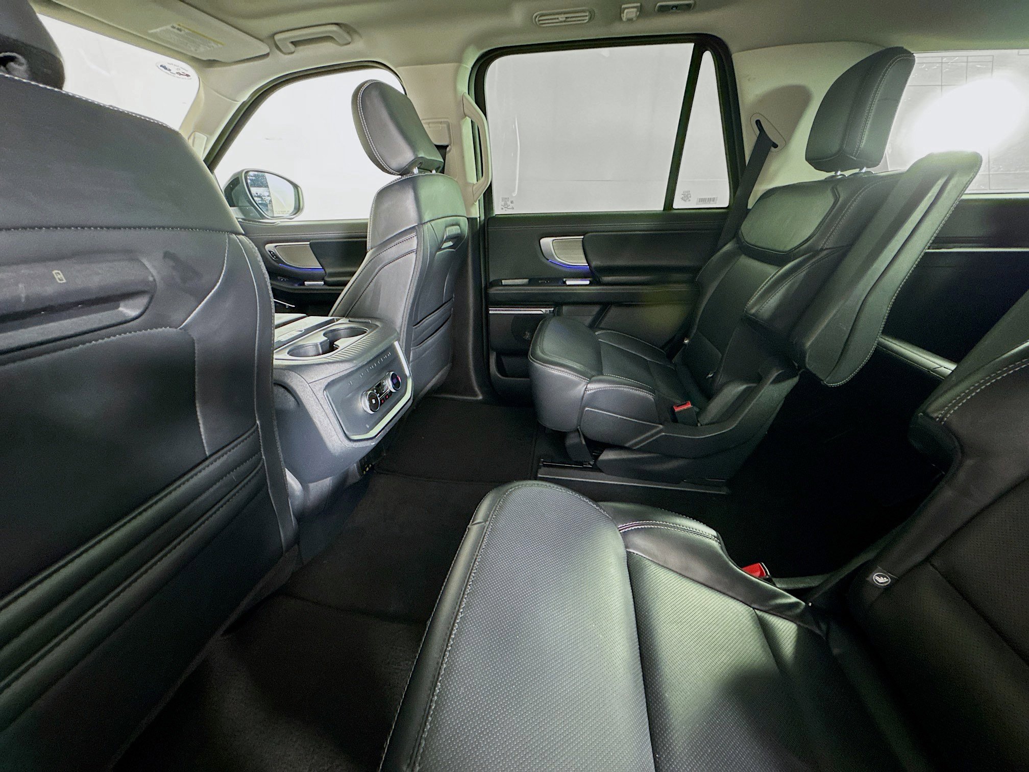 Used 2025 Ford Expedition Platinum AWD/4WD image 24