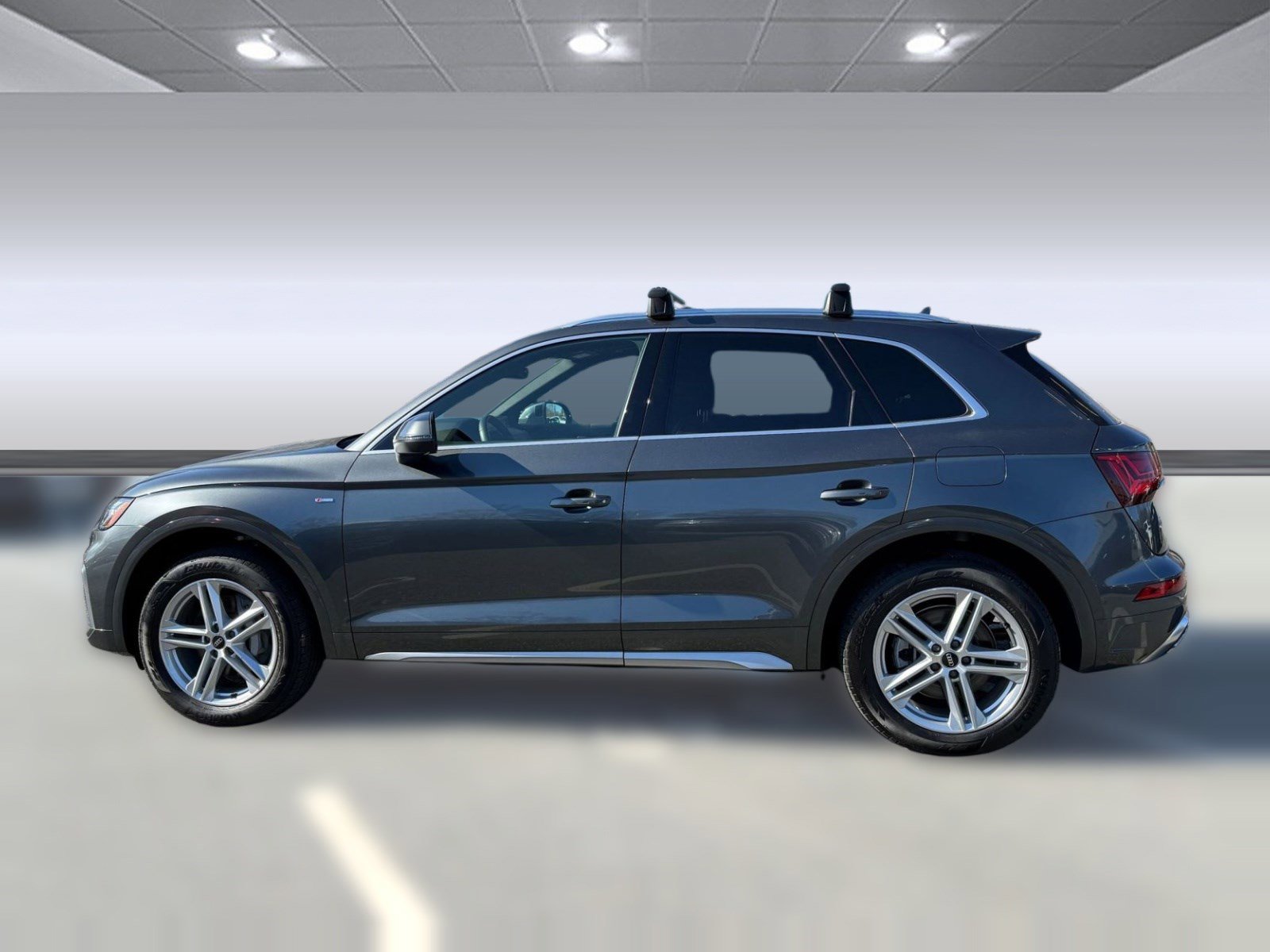 Used 2023 Audi Q5 e Premium w/ Convenience Package image 34