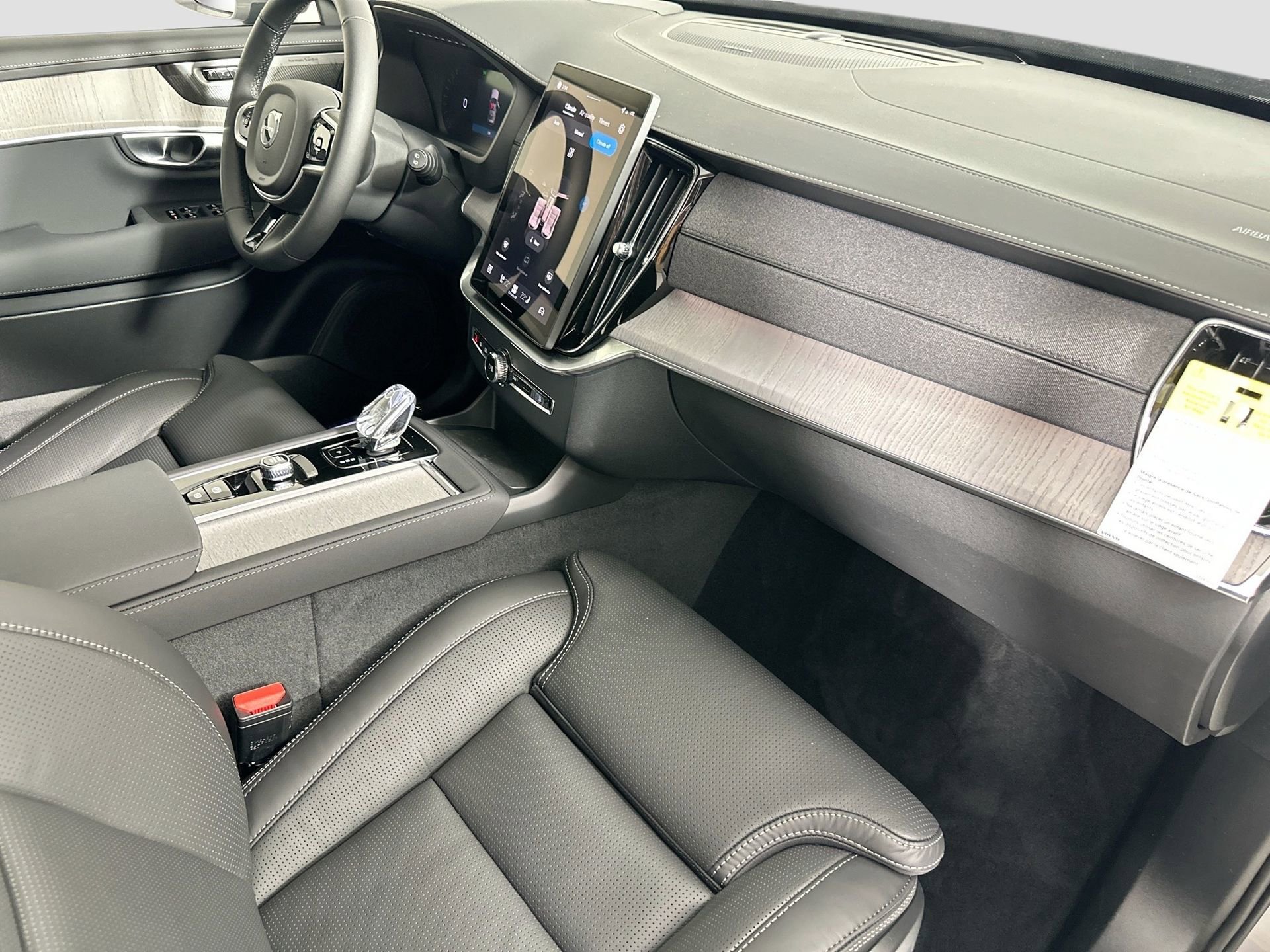 New 2026 Volvo XC90 T8 Ultra w/ Lounge Package image 31