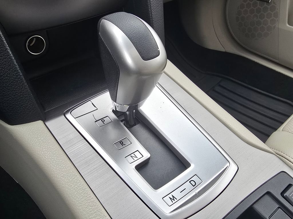 Used 2011 Subaru Outback 2.5i Limited image 28