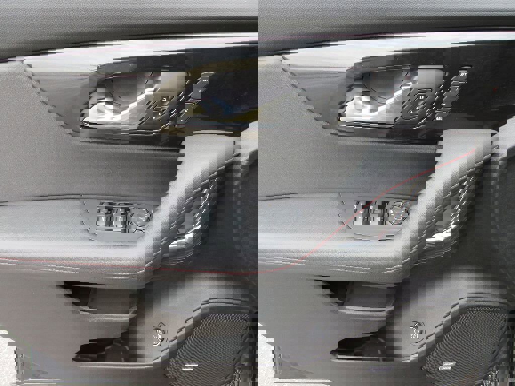 Certified 2019 Chevrolet Blazer RS AWD/4WD image 22