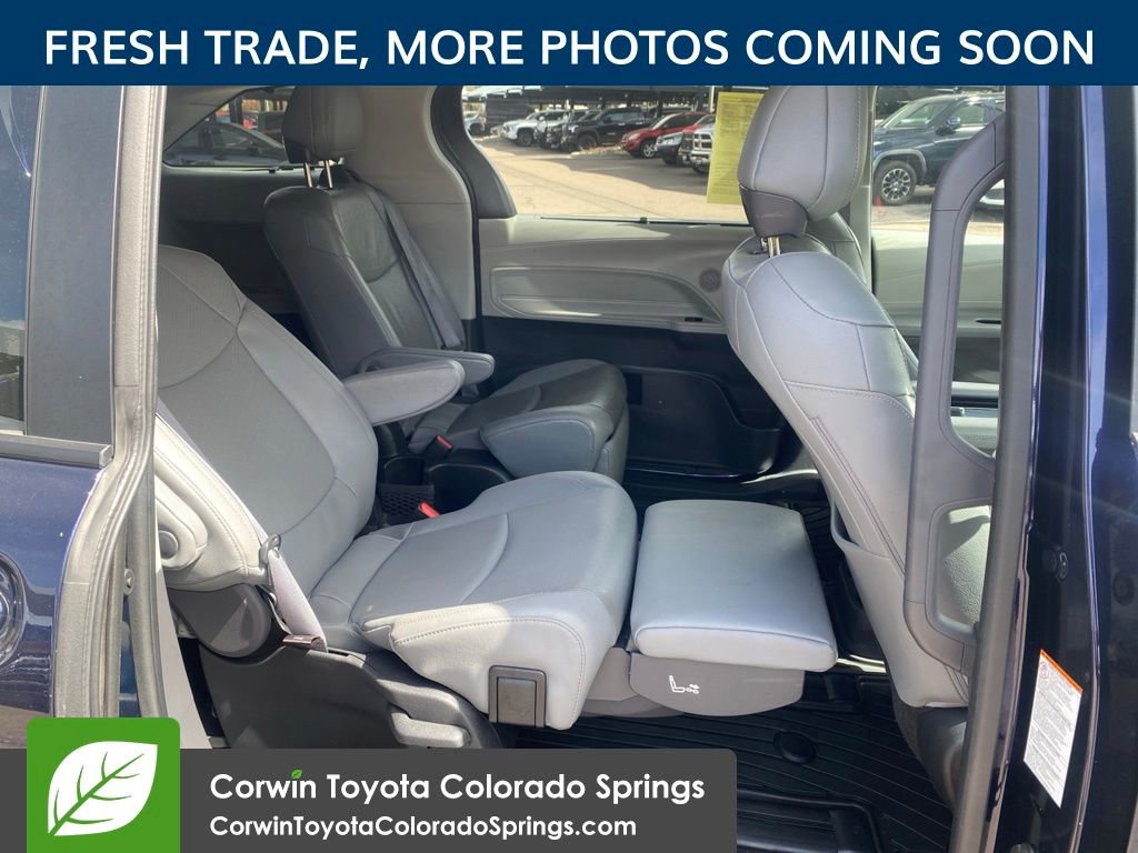 Used 2022 Toyota Sienna Limited AWD/4WD image 11