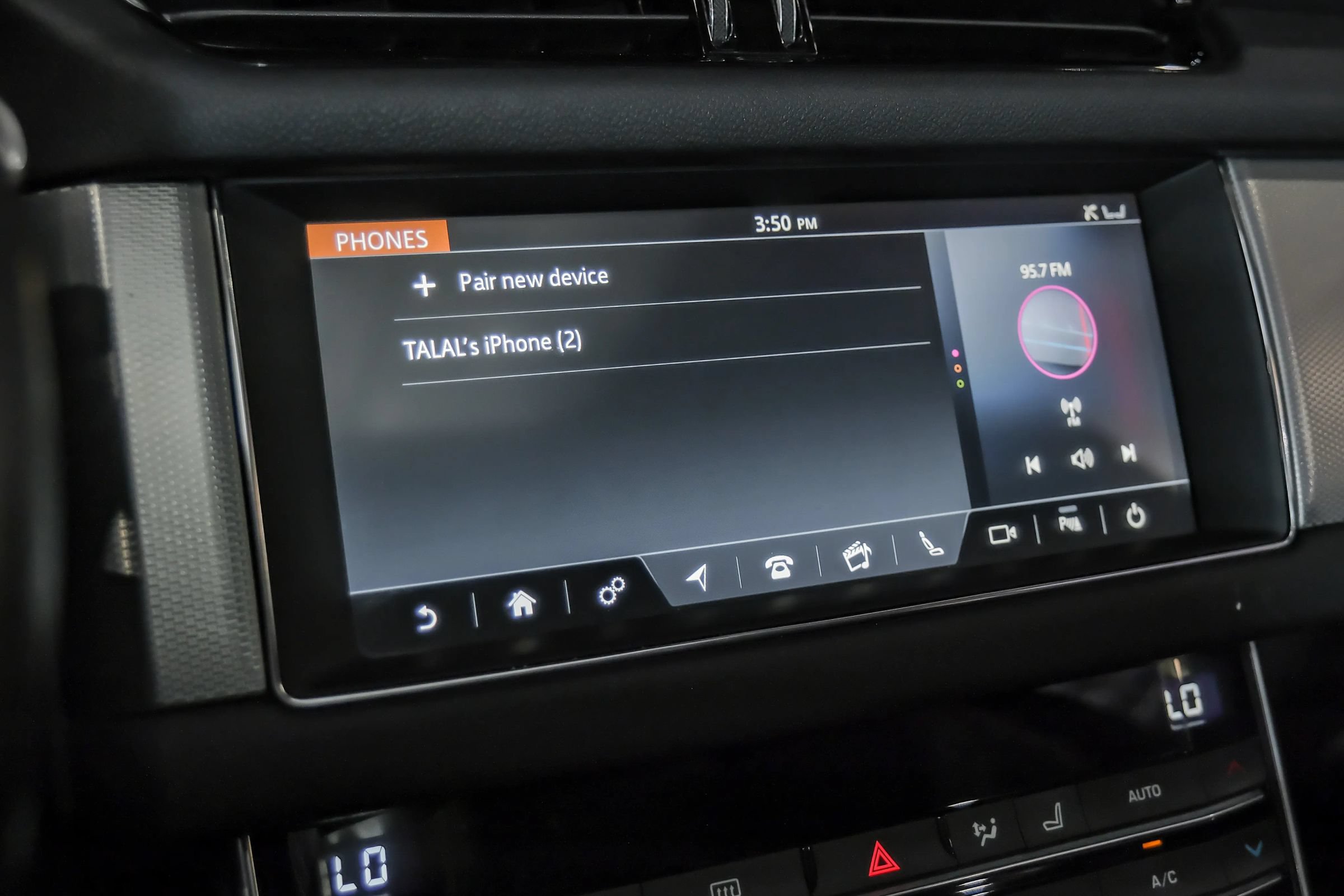 Used 2020 Jaguar XF Prestige RWD image 27