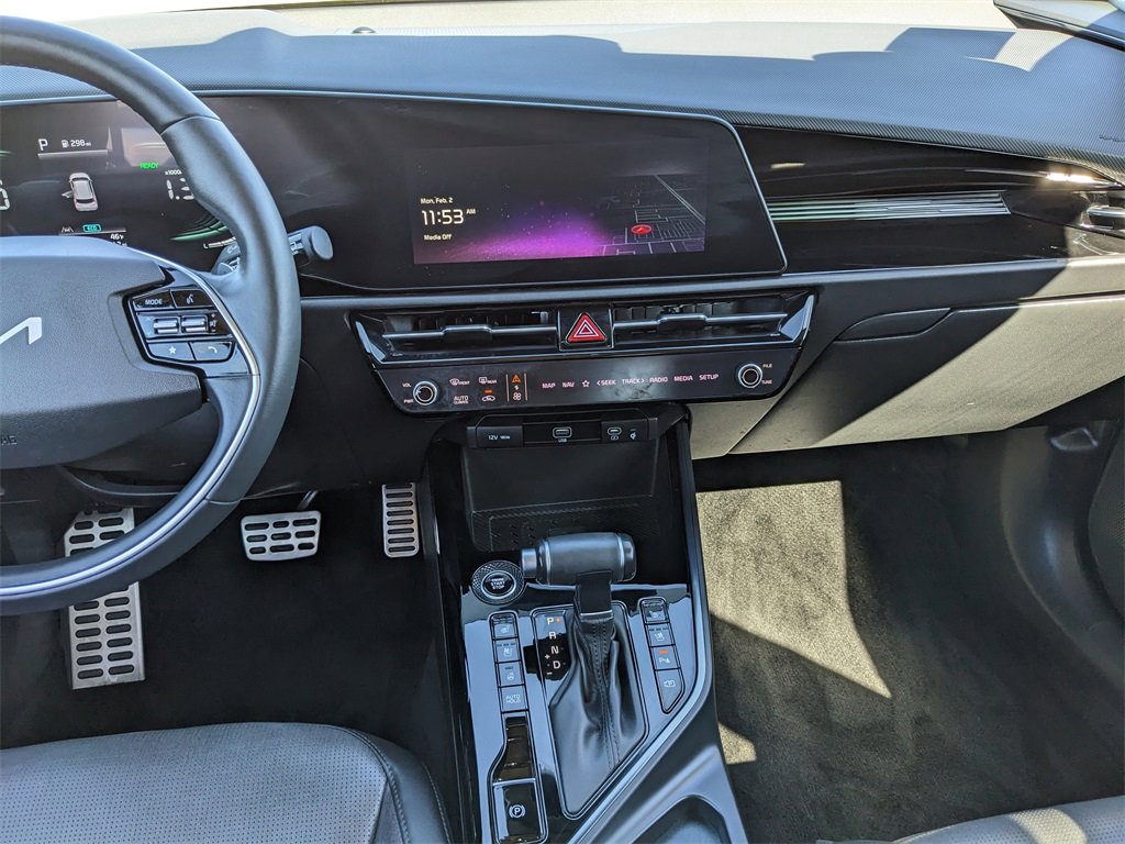 Certified 2023 Kia Niro SX Touring image 18