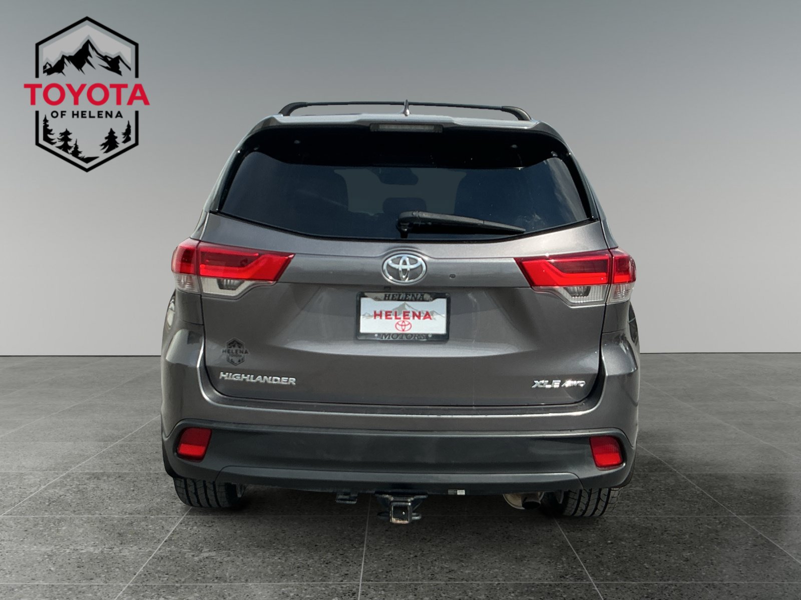 Used 2018 Toyota Highlander XLE AWD/4WD image 4