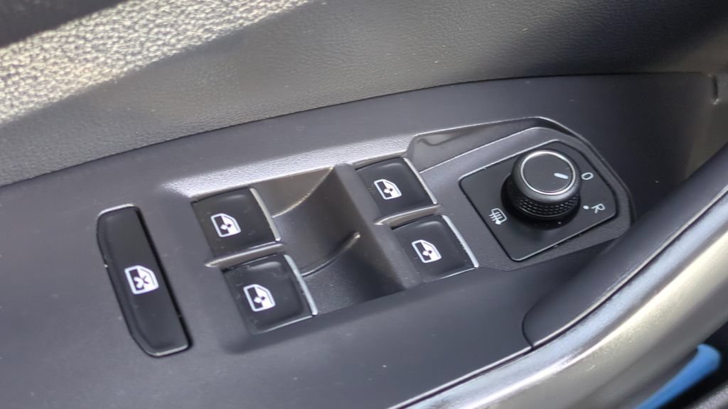 Used 2024 Volkswagen Jetta SE FWD image 19