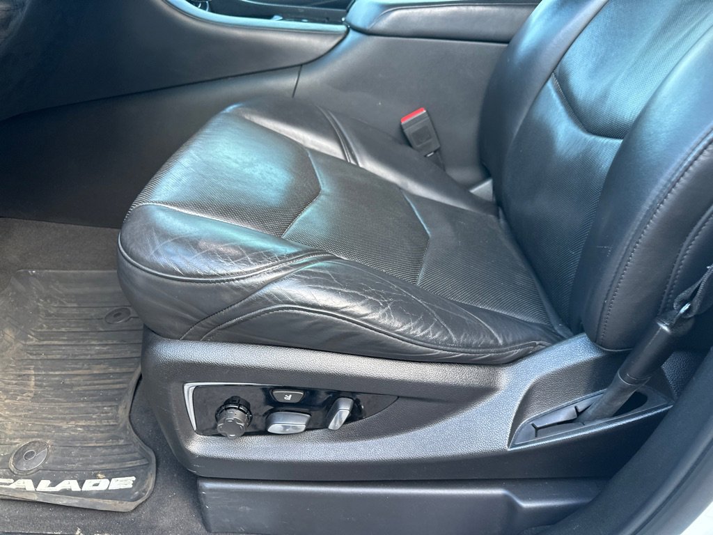 Used 2019 Cadillac Escalade ESV Platinum image 23