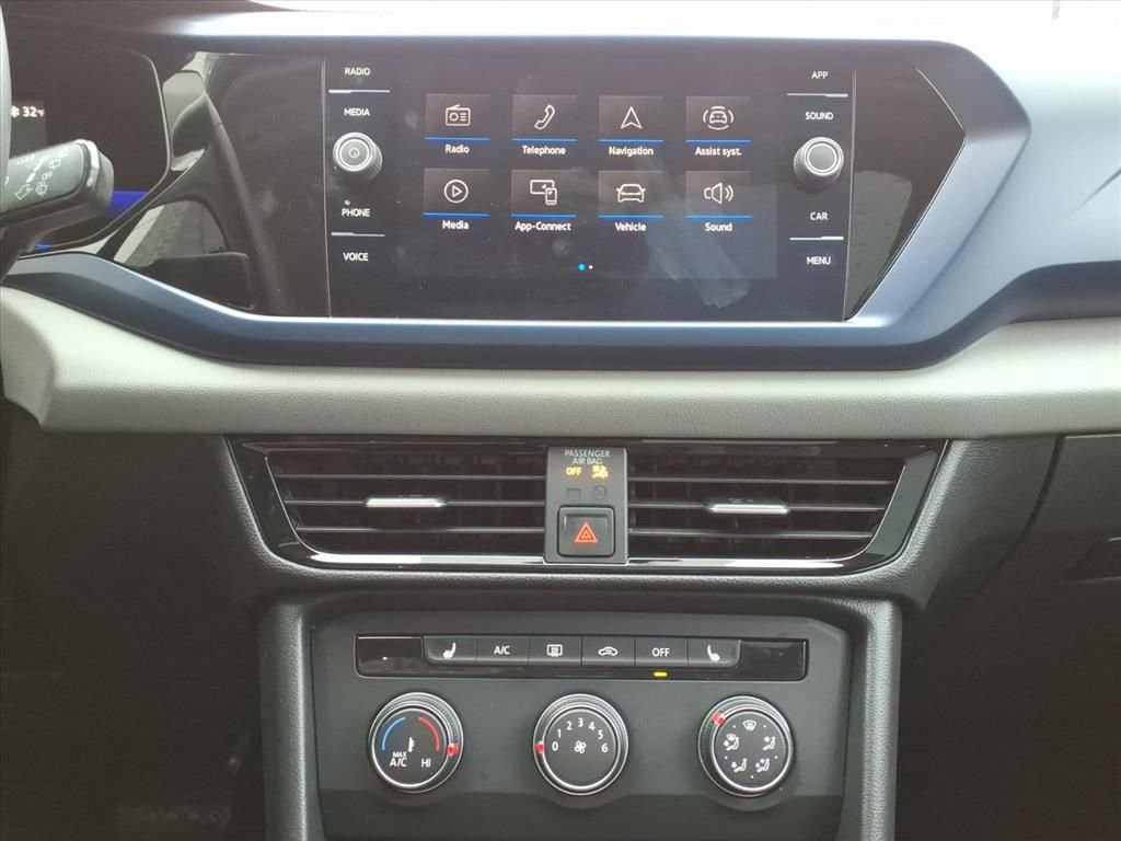 Used 2022 Volkswagen Taos SE w/ Panoramic Sunroof Package image 20