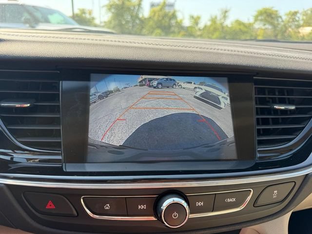 Used 2018 Buick Regal Essence w/ Driver Confidence Package #1 FWD image 21
