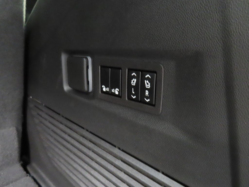 Used 2024 Chevrolet Tahoe Z71 image 44