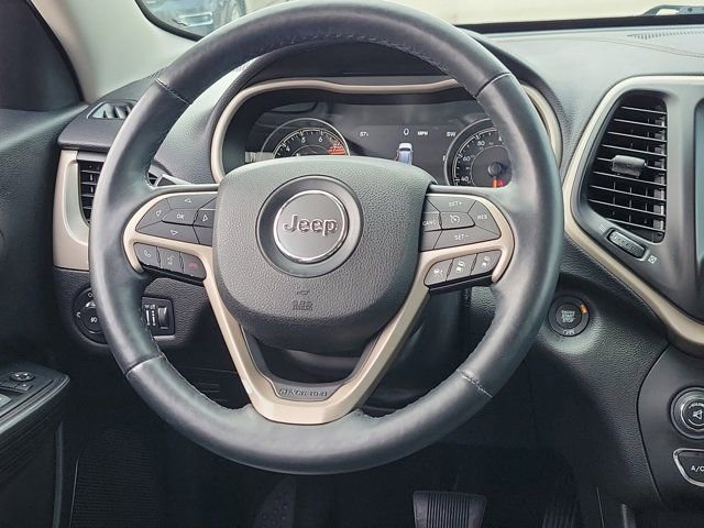 Used 2017 Jeep Cherokee High Altitude w/ Technology Group image 18