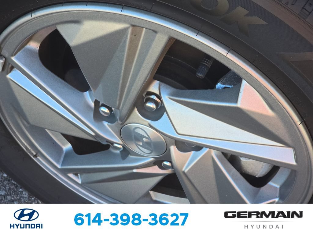 Certified 2026 Hyundai Elantra SE FWD image 13