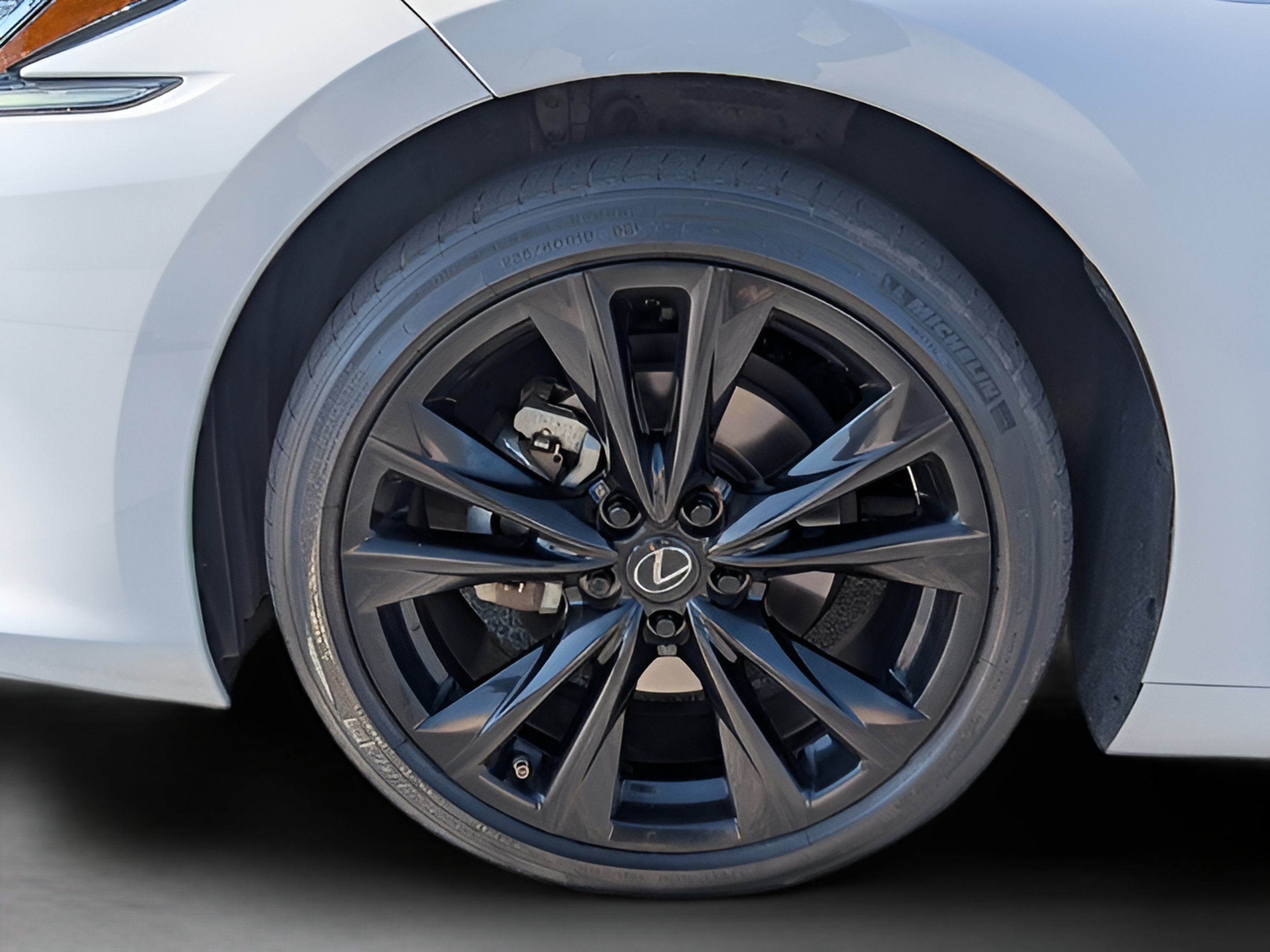 Used 2024 Lexus ES 350 F Sport w/ Accessory Package (Z2) FWD image 33