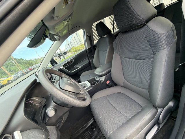 Used 2024 Toyota RAV4 LE AWD/4WD image 15