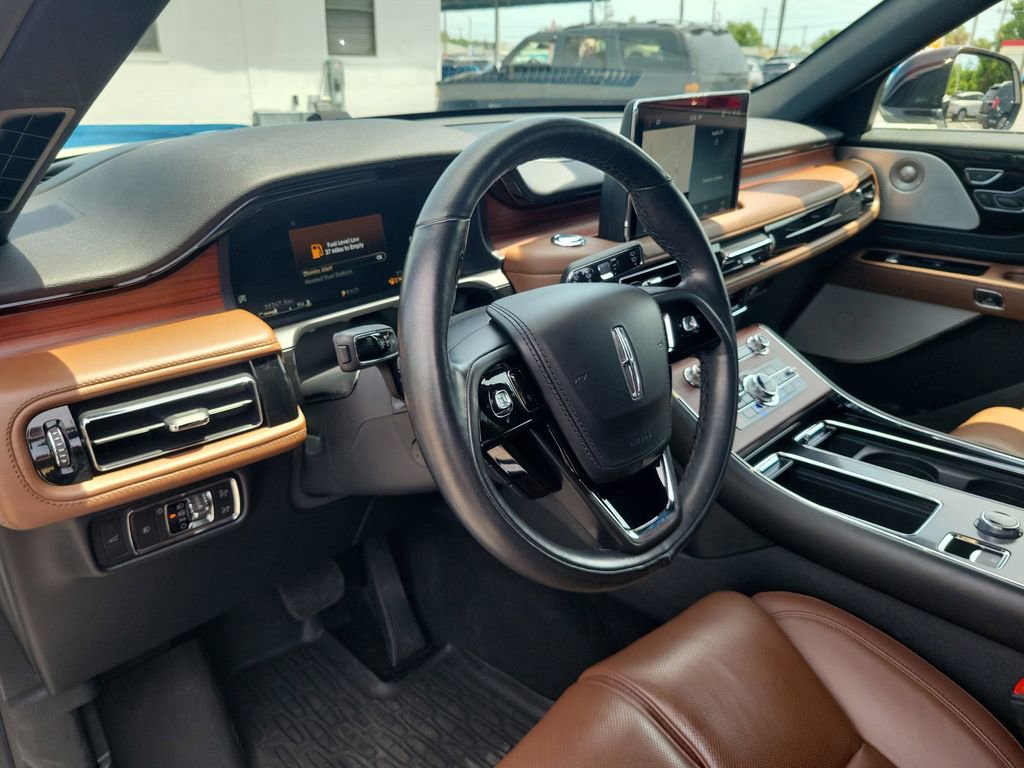 Certified 2022 Lincoln Aviator Reserve w/ Equipment Group 201A AWD/4WD image 18