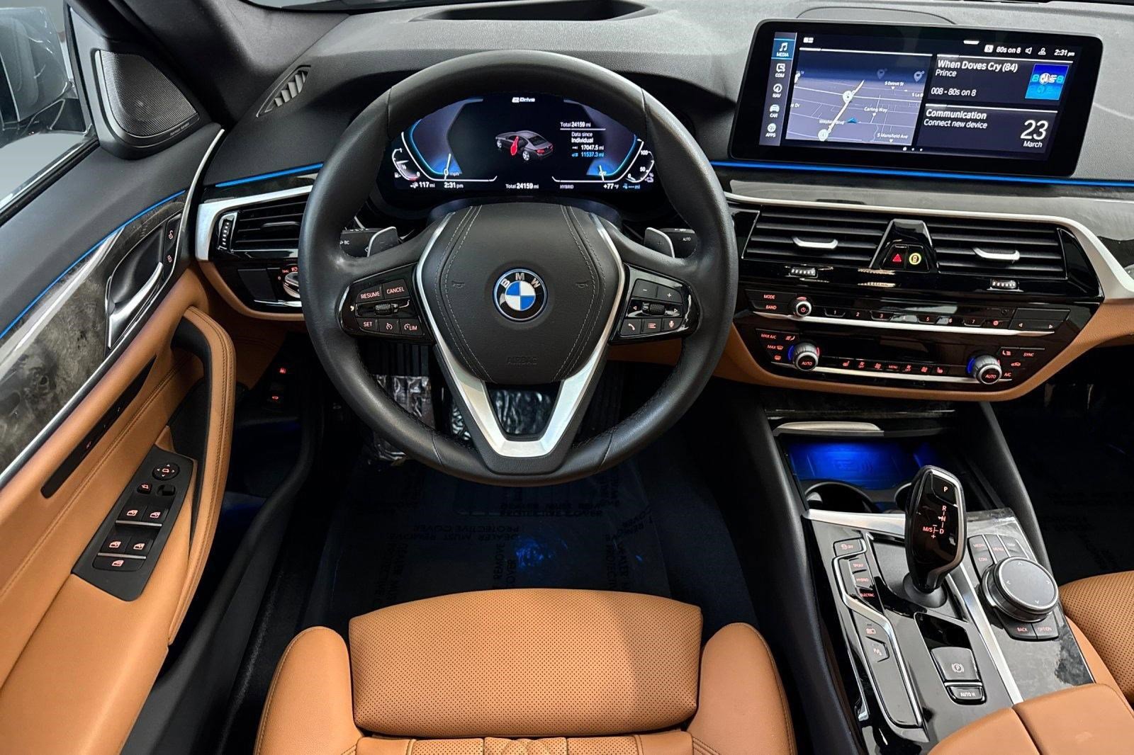 Used 2023 BMW 530e w/ Premium Package image 29