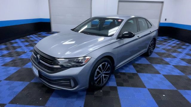 Used 2023 Volkswagen Jetta Sport FWD image 4