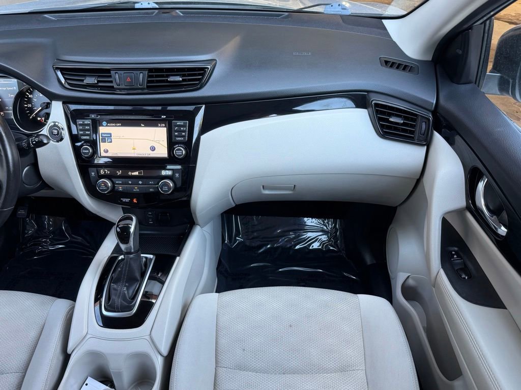 Used 2018 Nissan Rogue Sport SV w/ SV Technology Package FWD image 18