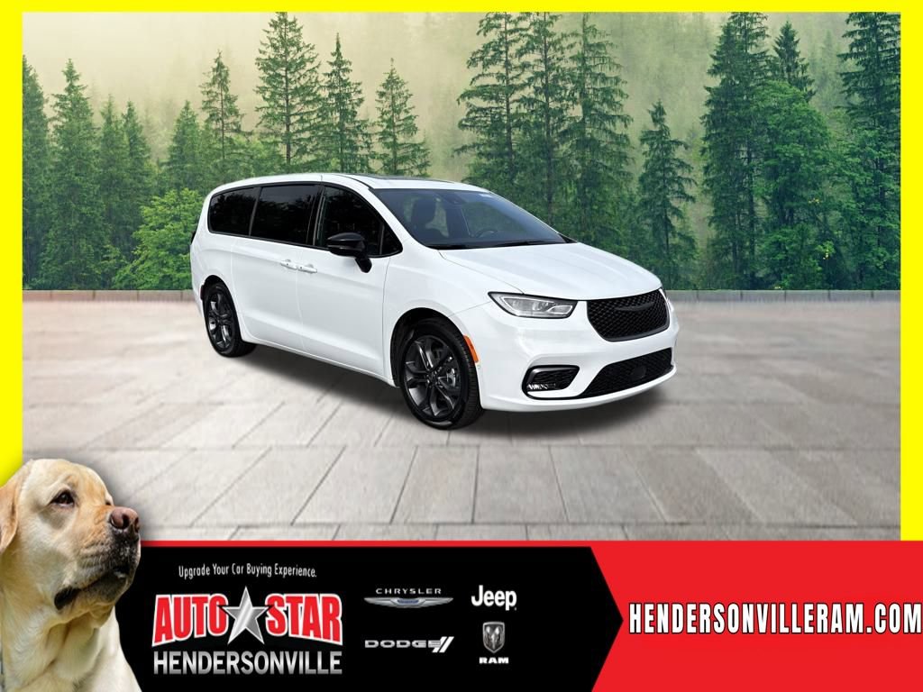 New 2026 Chrysler Pacifica Select image 1