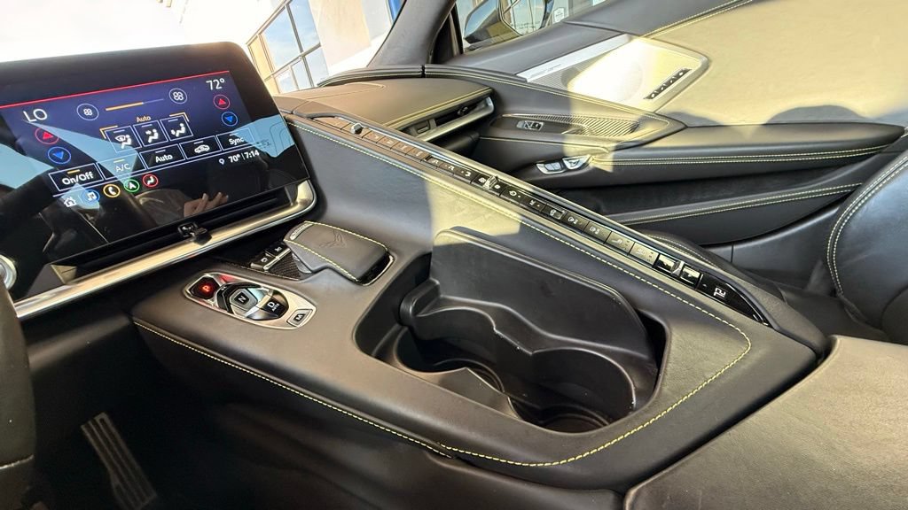 Used 2021 Chevrolet Corvette Stingray Premium Conv w/ Z51 Performance Package RWD image 21