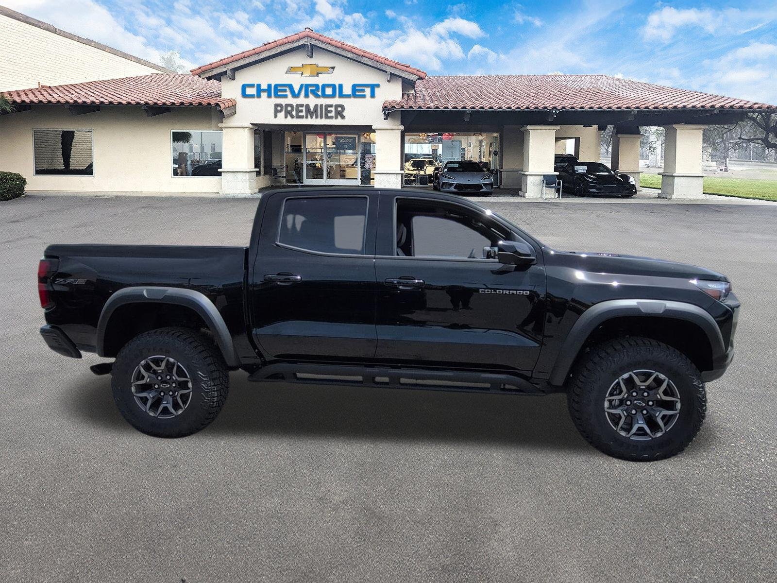 New 2026 Chevrolet Colorado ZR2 w/ Technology Package AWD/4WD image 9