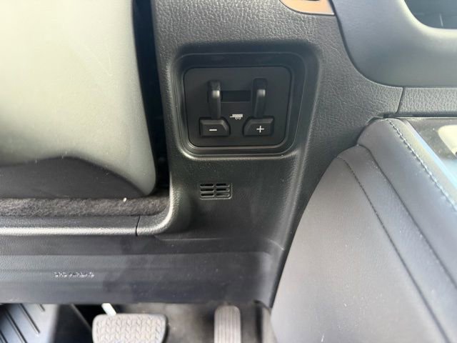 Used 2024 Lexus GX 550 w/ Accessory Package (Z1) image 18