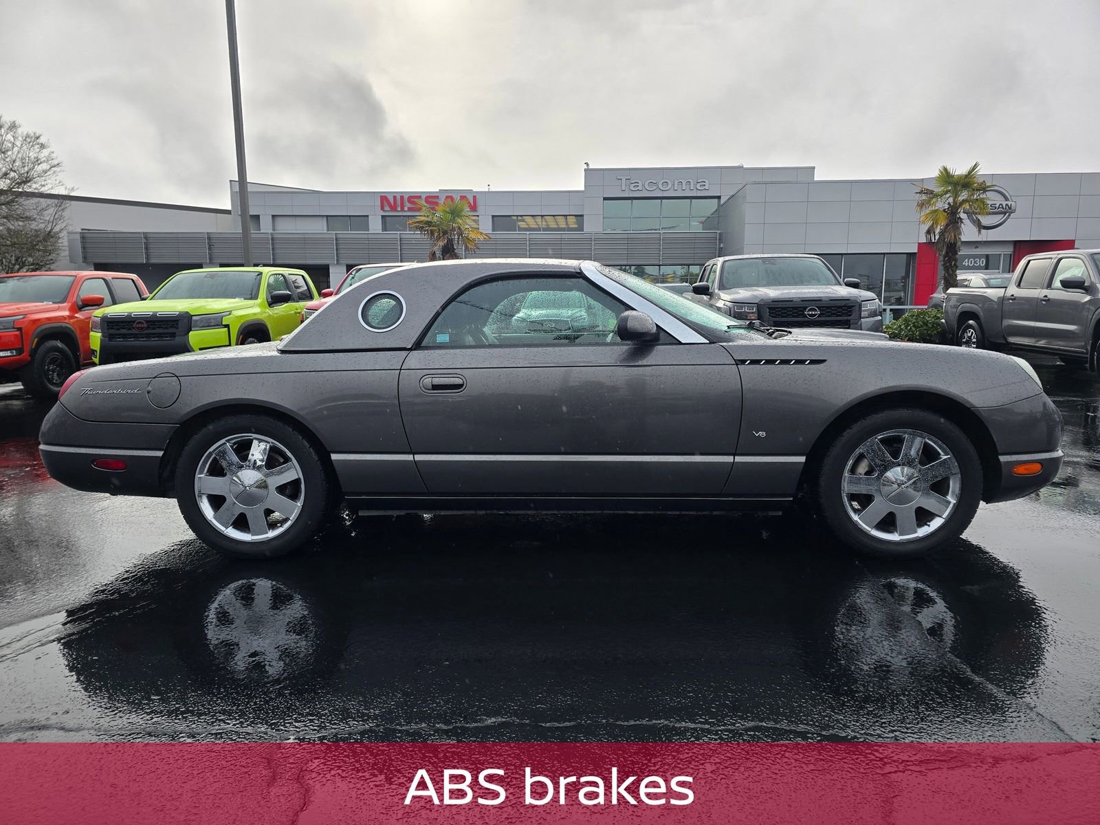 Used 2003 Ford Thunderbird image 17