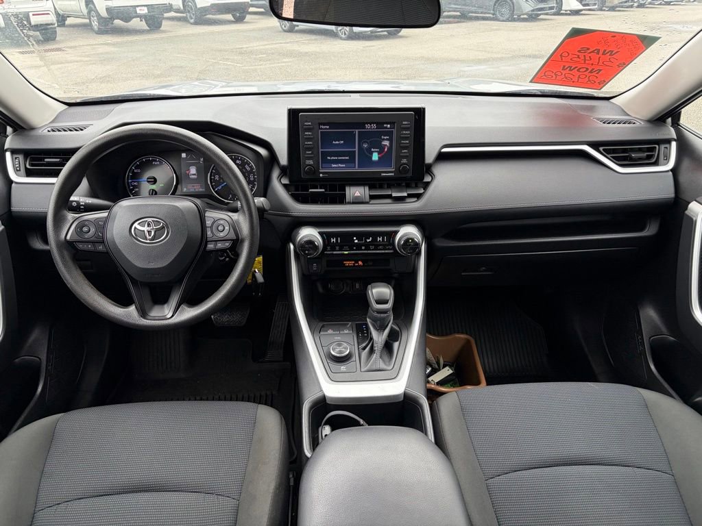 Used 2022 Toyota RAV4 LE image 22