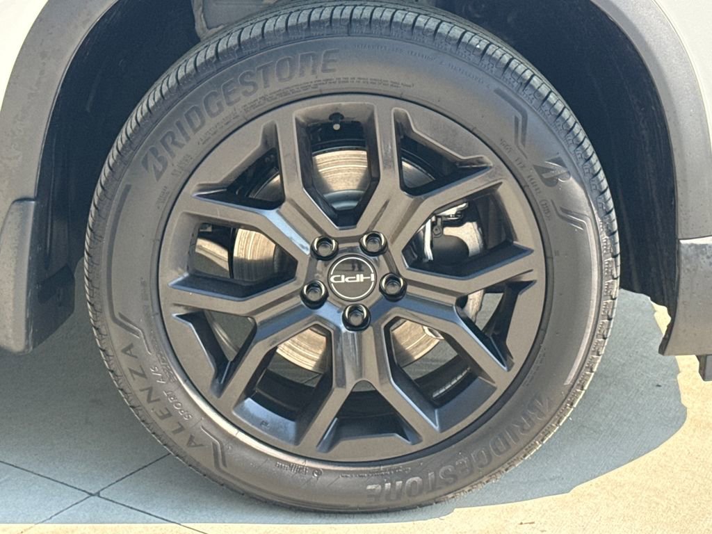 Certified 2025 Honda Pilot Touring image 9