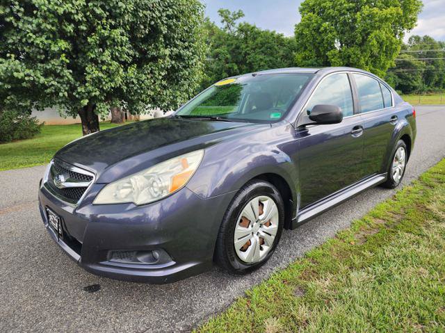 Used 2010 Subaru Legacy 2.5i AWD/4WD image 2