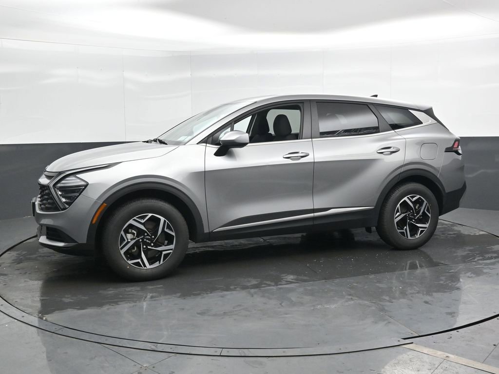 Used 2025 Kia Sportage LX image 9