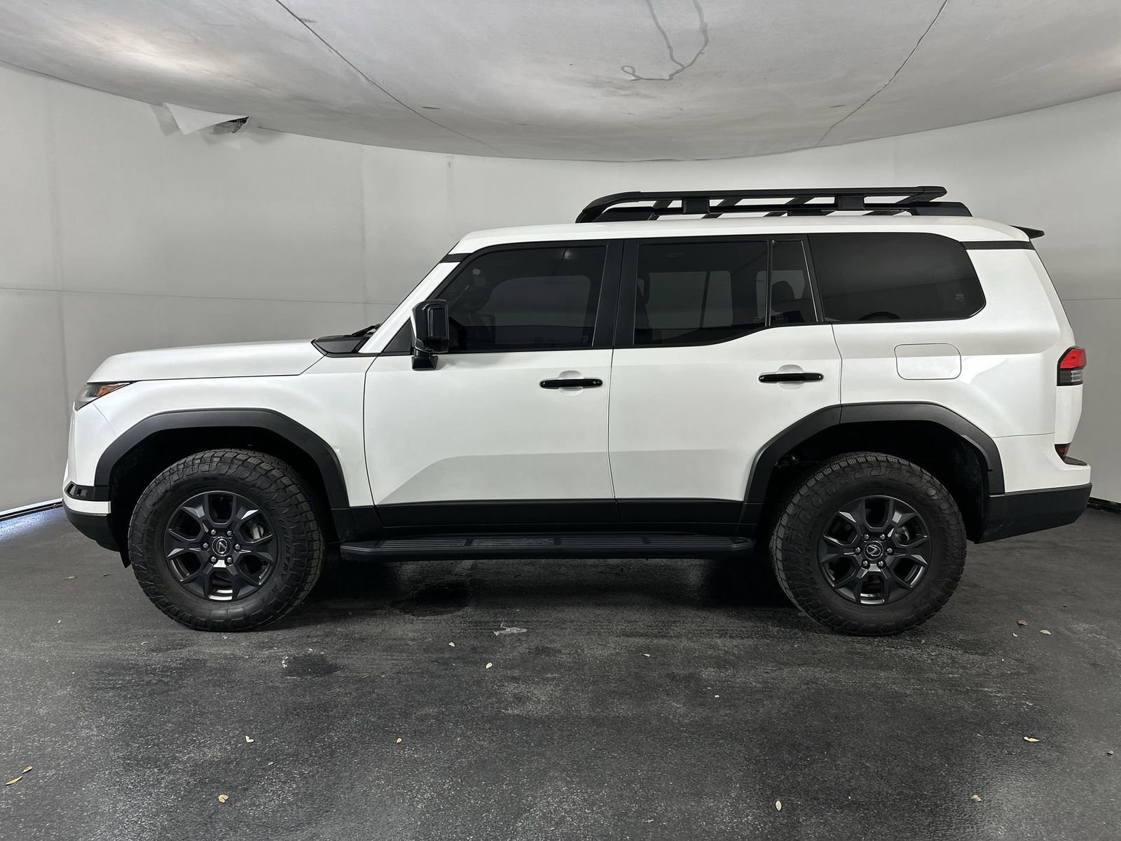 Used 2024 Lexus GX 550 image 5