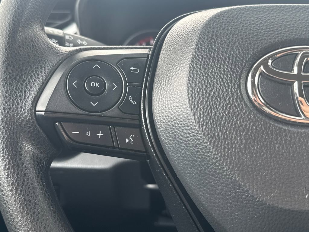 Used 2025 Toyota RAV4 XLE AWD/4WD image 19