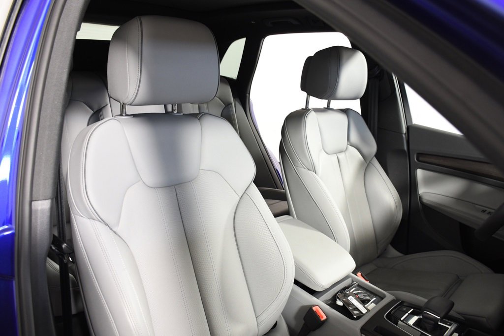 Used 2024 Audi Q5 e Prestige w/ Prestige Package image 20