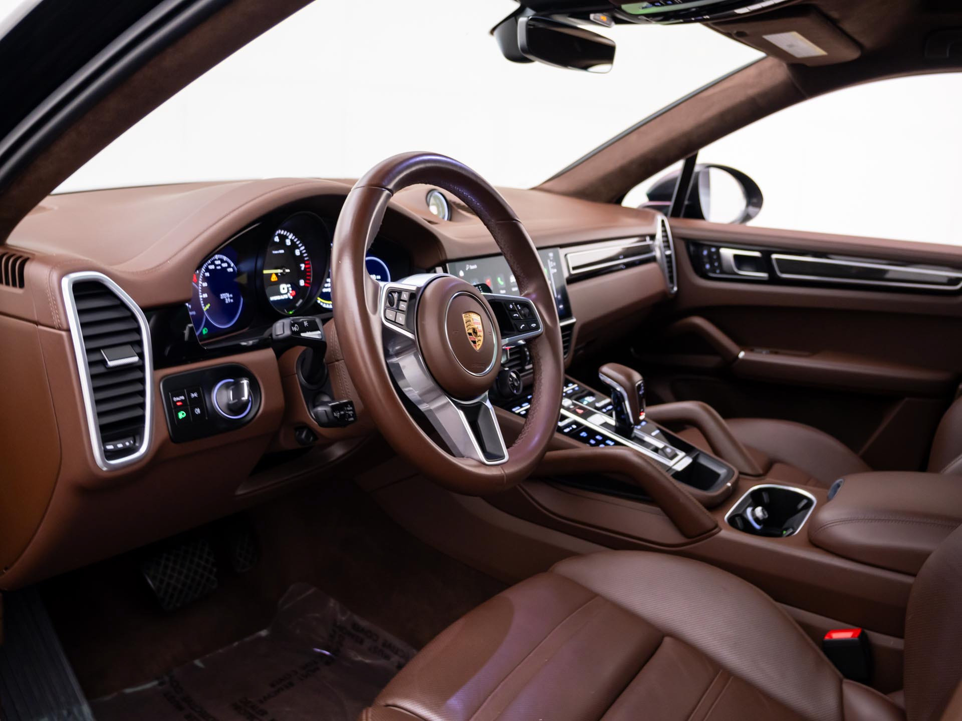 Used 2023 Porsche Cayenne Platinum Edition AWD/4WD image 4