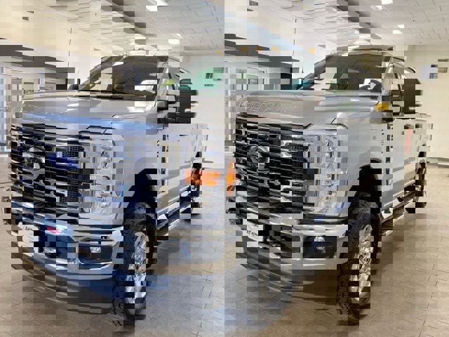 Used 2024 Ford F250 XLT w/ Snow Plow Prep Package image 4