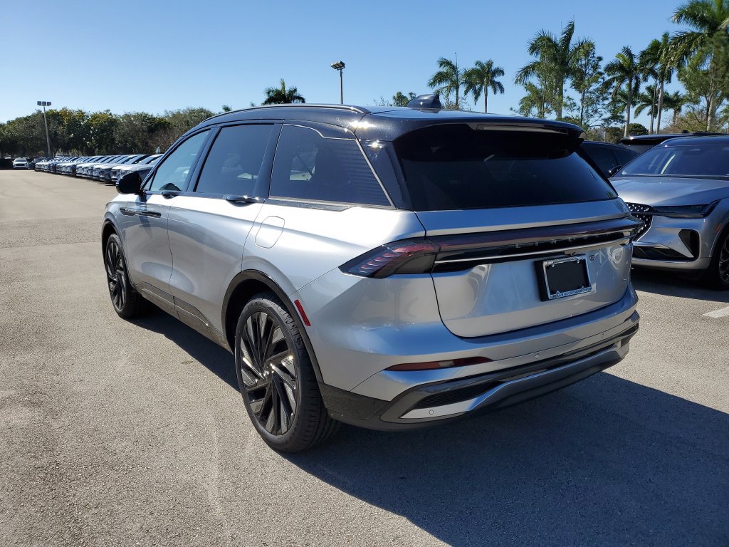 New 2026 Lincoln Nautilus Reserve w/ Jet Appearance Package AWD/4WD image 3