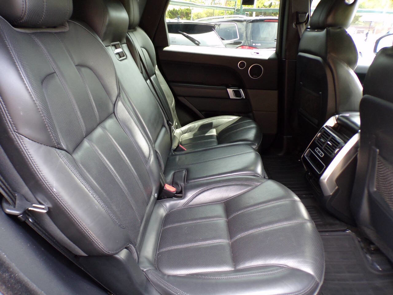 Used 2016 Land Rover Range Rover Sport HSE image 13