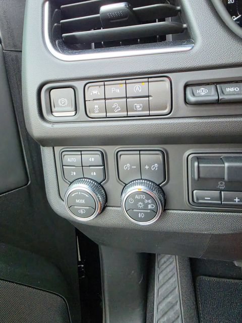 Used 2024 GMC Yukon XL AT4 w/ AT4 Premium Plus Package AWD/4WD image 41