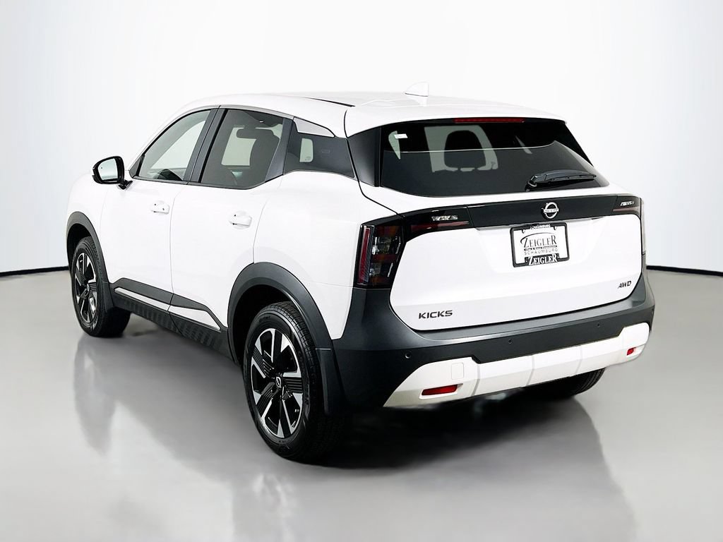 Used 2025 Nissan Kicks SV AWD/4WD image 7