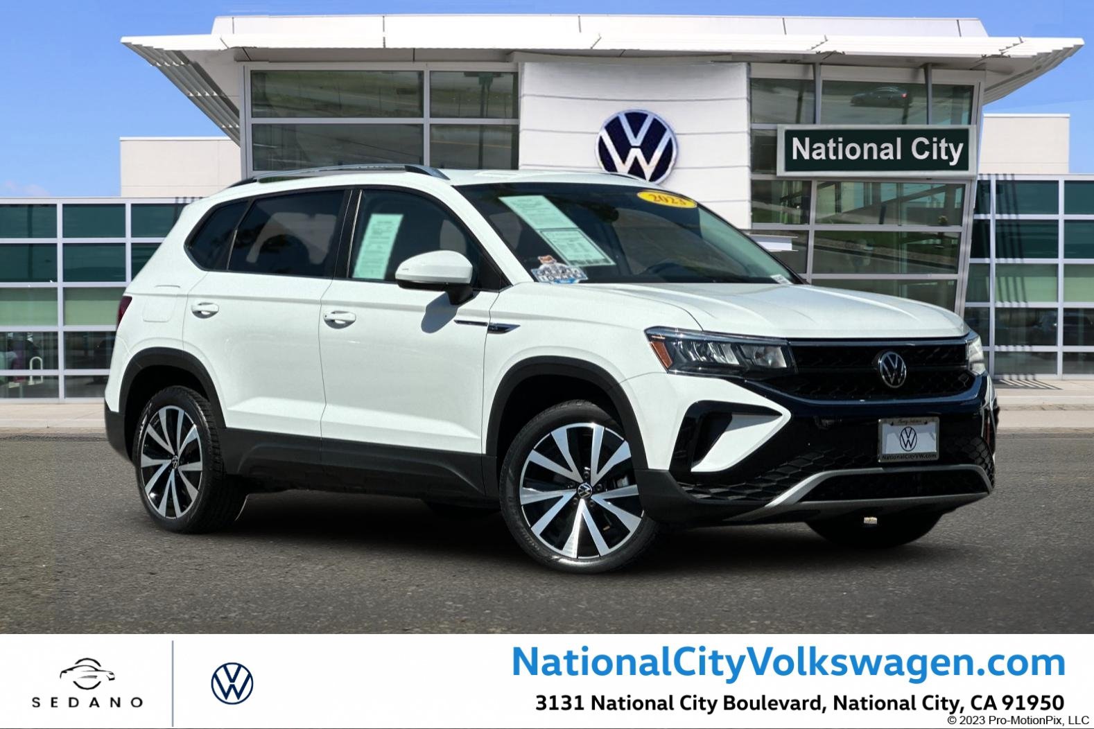 Used 2023 Volkswagen Taos SE FWD image 1