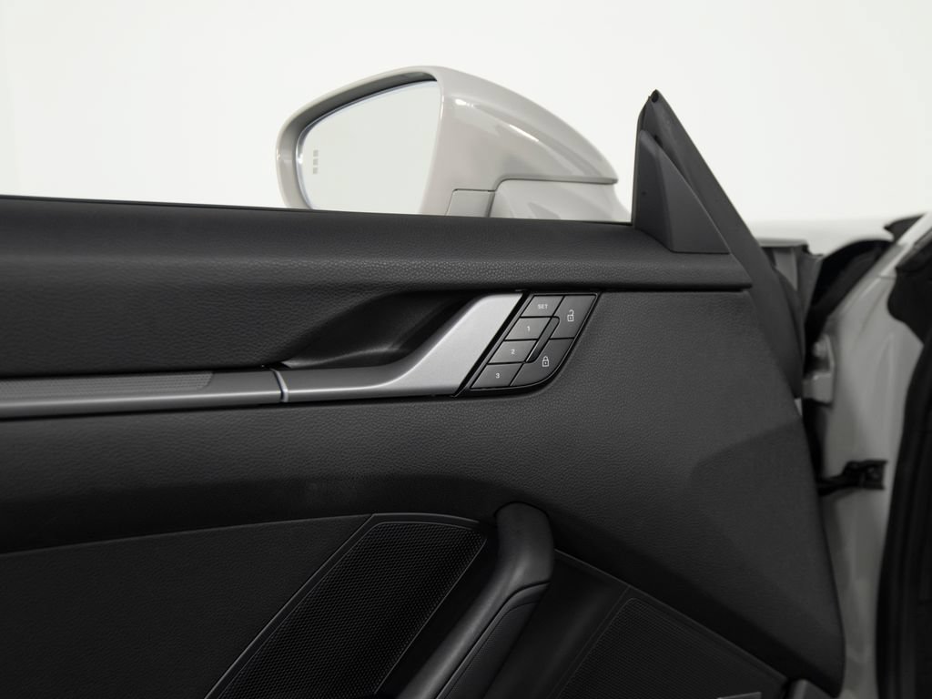 Certified 2025 Porsche 911 Carrera RWD image 19