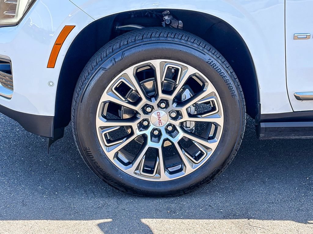 Used 2025 GMC Yukon Denali w/ Sun & Power Step Package AWD/4WD image 16