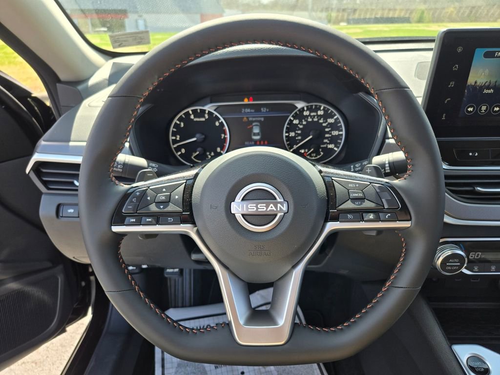 New 2026 Nissan Altima 2.5 SR w/ SR Midnight Edition Package image 9