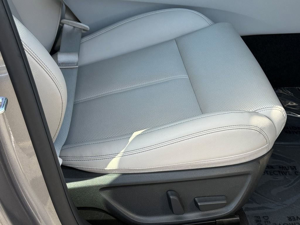 Used 2023 Genesis G70 2.0T image 10