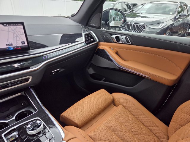 Certified 2025 BMW X7 xDrive40i w/ Executive Package AWD/4WD image 16