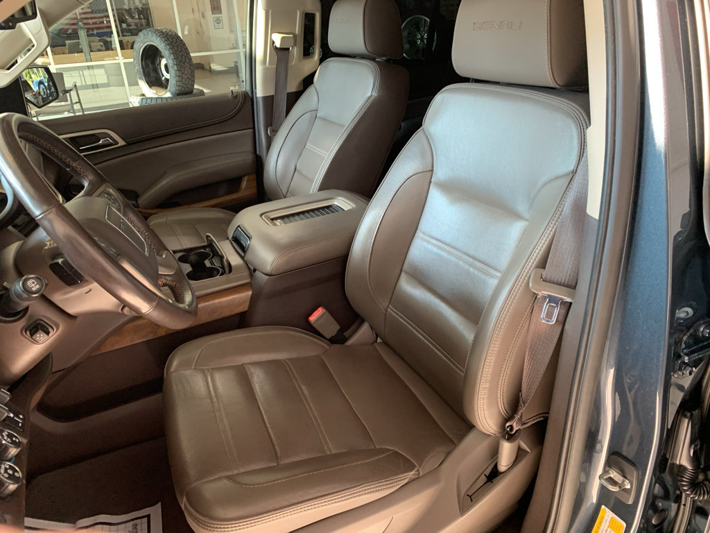 Used 2020 GMC Yukon Denali w/ Open Road Package AWD/4WD image 14